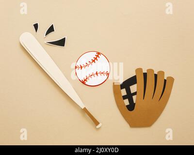 Baseballschläger von oben mit Handschuhball. Hochwertige Fotos Stockfoto