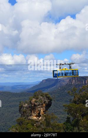 Die Scenic Skyway-Seilbahn fährt über das Tal in den Blue Mountains von Australien Stockfoto