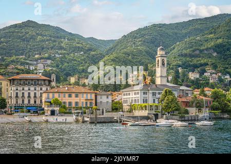 Hafengebiet von Cernobbio am Comer See vom See aus gesehen, Lombardei, Italien Stockfoto