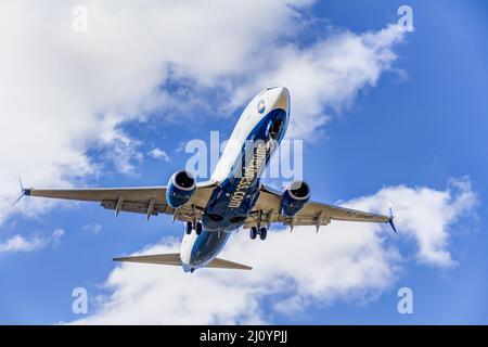 Sun Express Boeing 737 auf dem Asphalt am Frankfurter Flughafen Stockfoto