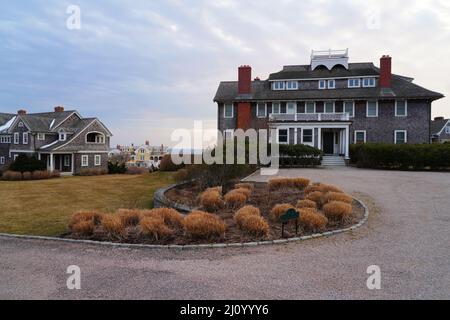 WATCH HILL, RI -5 MAR 2022- Blick auf Watch Hill, einem wohlhabenden Strandviertel von Westerly, Rhode Island, USA. Stockfoto