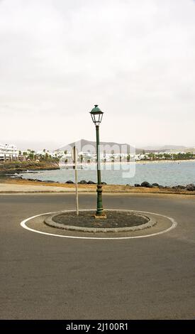 Kreisverkehr mit Laternenpfosten in Costa Teguise, Lanzarote, Kanarische Inseln, Spanien, Europa Stockfoto