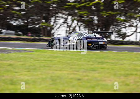 Cowes, Australien. 20. März 2022. Prinz Jefrei Ibrahim/Shane van Gisbergen (#888 Triple Eight Race Engineering Mercedes AMG GT3) beim Rennen 2 der Fanatec GT World Challenge Australia auf dem Phillip Island Grand Prix Circuit. Kredit: SOPA Images Limited/Alamy Live Nachrichten Stockfoto