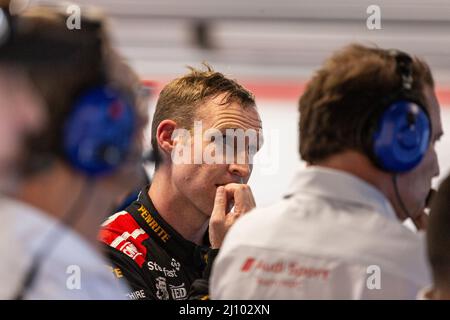 Cowes, Australien. 20. März 2022. David Reynolds in der Boxenwerkstatt beim Rennen 2 der Fanatec GT World Challenge Australia auf dem Phillip Island Grand Prix Circuit. Kredit: SOPA Images Limited/Alamy Live Nachrichten Stockfoto