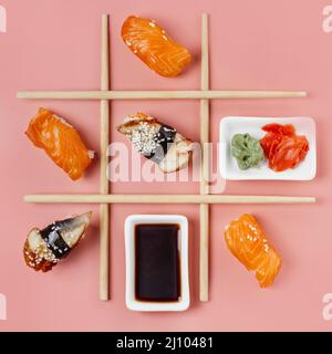 Draufsicht traditionelle japanische Sushi-Anordnung Stockfoto