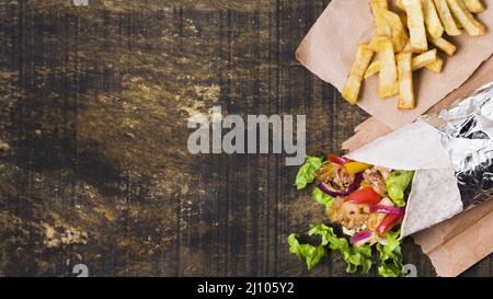 Arabisches Kebab Sandwich pommes frites Stockfoto