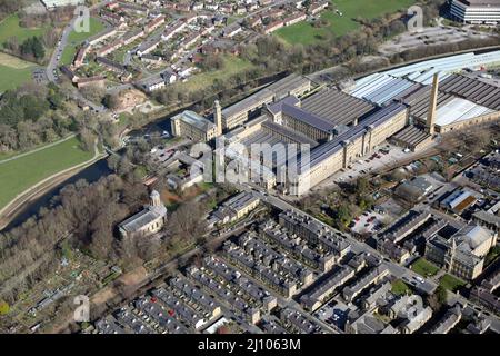 Luftaufnahme der berühmten Salt's Mill in Saltaire, Shipley, Bradford Stockfoto