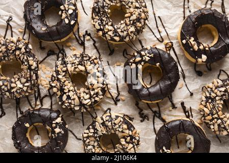 Verglaste Donuts von oben Stockfoto
