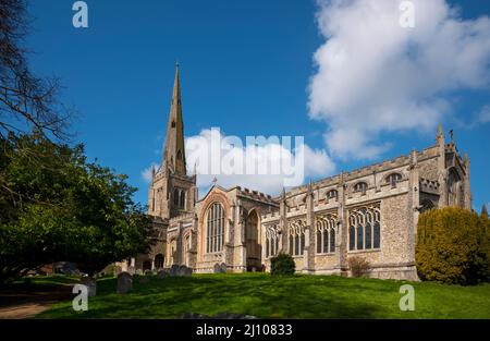 Thaxted Essex England März 2022 Thaxted Church. Die Kirche des heiligen Johannes des Täufers mit unserer Lieben Frau und St. Laurence ist die Pfarrkirche des Schlepptau Stockfoto