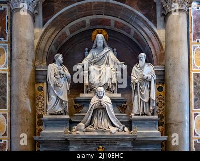 Rom, Italien - 27. Mai 2018: Denkmal von Papst Pius VIII. Francesco Castiglioni von Pietro Tenerani, rechts im Kirchenschiff des päpstlichen Petersdoms Stockfoto