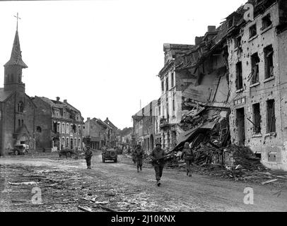 Amerikanische Soldaten Infanterie-Truppen befreien Nordfrankreich Zweiten Weltkrieg Europa 1945 Stockfoto