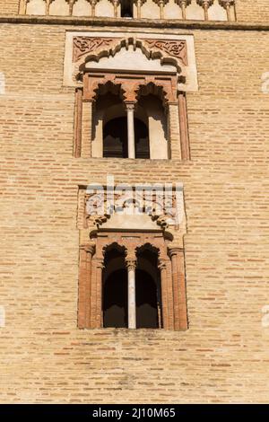 Iglesia de San Marcos Turm (Kirche San Marcos) auf dem Markusplatz (Plaza San Marcos) in der Innenstadt von Sevilla. Spanien. Stockfoto