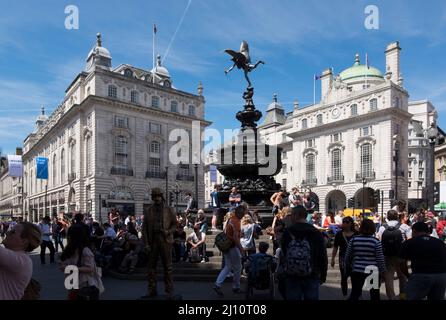 In der Mitte der Shaftesbury Memorial Fountain Stockfoto