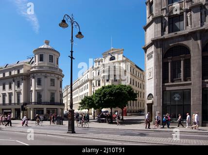 Mitte Charing Cross Polizeistation, dsub Simbabwe Haus, Botschaft von Simbabwe Stockfoto