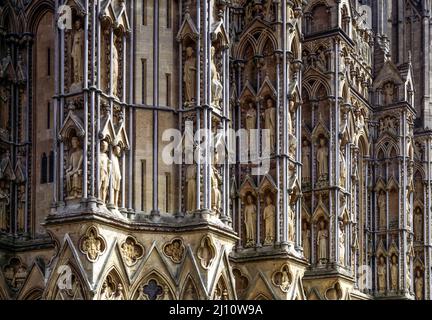 Wells, Kathedrale, Westfassade, Detail, Ansicht von Nordwesten Stockfoto