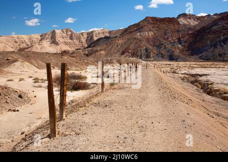 Tonopah und Tidewater Railroad Ruinen entlang Amargosa River Trail, Amargosa River Natural Area, Amargosa Wild and Scenic River, Barstow Field Office Bur Stockfoto