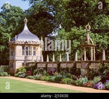 Montacute Haus, Gartenpavillon Stockfoto