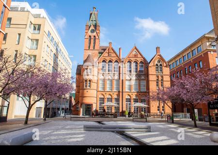 Frühling in Oozells Square, Birmingham England Stockfoto