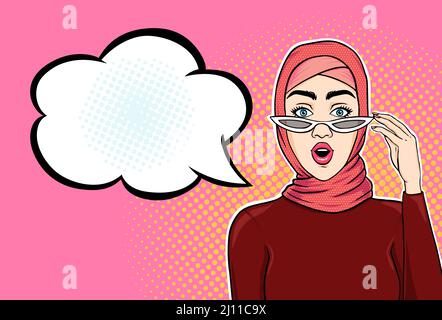 Trendige muslimische Frau in Hijab und Sonnenbrille schockierte Gesicht mit offenem Mund und Text Wolke für Ihre Nachricht, Vektor-Illustration in Retro-Pop-Art-Comics Stock Vektor