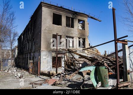 Dnipro, Ukraine - 21. März 2022 - Beseitigung der Folgen von Raketenangriffen im Stadtteil Nowokodatskyi der Stadt, Dnipro, Ostukraine Foto von Mykola Myakshykov/Ukrinform/ABACAPRESS.COM Stockfoto