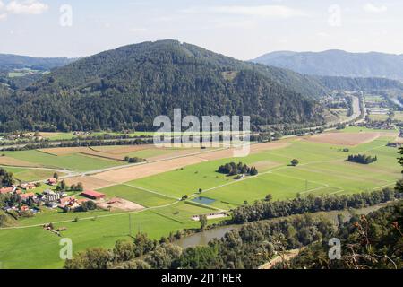 Luftaufnahme des Murtals um Deutschfreiritz, Gratkron und Friesach Stockfoto