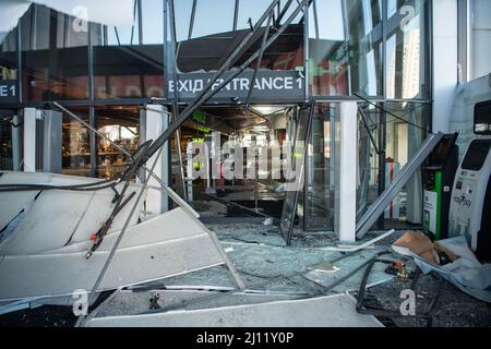 Kiew, Ukraine. 21. März 2022. Ein Einkaufszentrum in Kiew wurde von Russland angegriffen und tötete mindestens acht Menschen. Kredit: SOPA Images Limited/Alamy Live Nachrichten Stockfoto