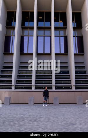 Schlittschuhlaufen ist mehr als nur ein Hobby. Aufnahme von Skateboardern in der Stadt. Stockfoto