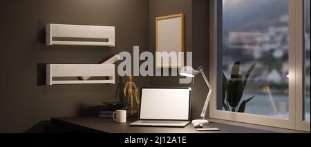 Modernes, dunkles Bürostudio mit Notebook-Laptop-Modell mit weißem Bildschirm, Tischlampe, Zubehör auf dem Tisch und Regalen an der schwarzen Wand am Fenster. 3D Stockfoto