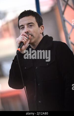 Roma, Italien. 21. März 2022. Sänger Antonio Diodato nimmt an einer Demonstration Teil, die zum Frieden zwischen der Ukraine und Russland aufruft, in Rom, (Italien) 20. 2022. März Quelle: dpa/Alamy Live News Stockfoto