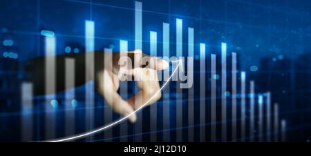 Doppelbelichtung von handzeigenden Pfeil- und Diagrammen für Geschäftsleute. Geschäftswachstum und Anstieg des positiven Indikators. Unternehmenswachstum. Stockfoto