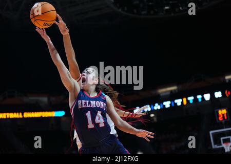 21. März 2022: Jamilyn Kinney #14 der Belmont Bruins versucht, den Ball zu schießen, während Tamari Key #20 der Tennessee Lady Vols während eines zweiten Rundenspiels des NCAA Women Basketball Tournaments 2022 zwischen der University of Tennessee Lady Vols und den Belmont University Bruins in der Thompson Boling Arena verteidigt In Knoxville, TN, Tim Gangloff/CSM Stockfoto