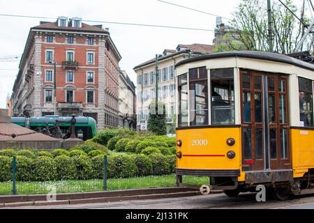 Mailand, Italien. 03. Oktober 2019. Das robuste Transitsystem von Mailand enthält immer noch viele der klassischen ATM-Straßenbahnen der Klasse 1500 (oder „Typ 1928“). (Foto: Alexander Pohl/Sipa USA) Quelle: SIPA USA/Alamy Live News Stockfoto