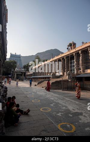 Arunachalesvara Tempel (auch Annamalaiyar Tempel genannt), ist ein Hindu-Tempel der Gottheit Shiva gewidmet, an der Basis des Arunachala Hügel in Th Stockfoto