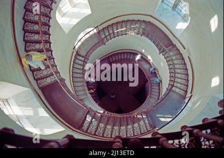 Wendeltreppe im Mittelturm, Jagdschloss Granitz, Insel Rügen, Mai 1992, Mecklenburg-Vorpommern, Deutschland Stockfoto