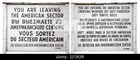 Schild am Checkpoint Charly in Berlin Stockfoto