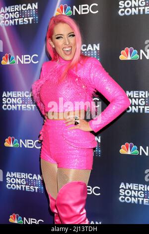 LOS ANGELES - MAR 21: Alisabeth von Presley bei der American Song Contest Live Show Red Carpet auf dem Universal Back Lot am 21. März 2022 in Los Angeles, CA (Foto: Katrina Jordan/Sipa USA) Stockfoto