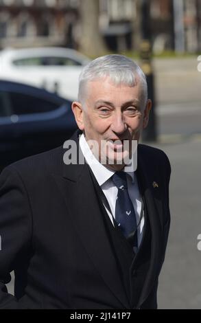 Sir Lindsay Hoyle - Sprecher des Unterhauses - Teilnahme am Gedenkgottesdienst für Dame Vera Lynn in der Westminster Abbey, 21.. März 2022 Stockfoto