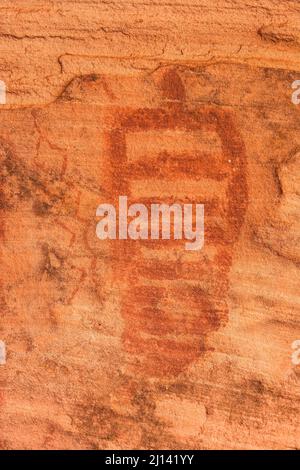 Das Hueco Pictograph Panel befindet sich in einer Nische im Seven Mile Canyon in der Nähe von Moab, Utah. Die Gemälde wurden um 30 im Barrier Canyon Stil gemalt Stockfoto