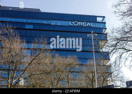 L'Oréal Düsseldorf, Hauptsitz des französischen Konsumgüterkonzerns in Deutschland Stockfoto