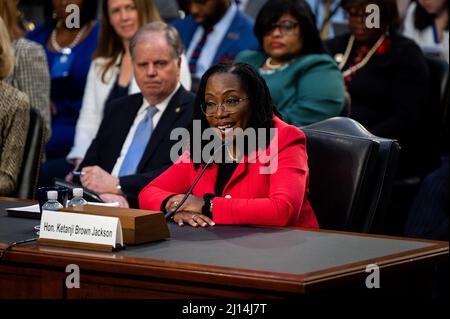 Washington, USA, 22.. März 2022. 22. März 2022 - Washington, DC, USA: Ketanji Brown Jackson spricht bei einer Anhörung des Justizausschusses des Senats, um ihre Ernennung zum Obersten Gerichtshof zu prüfen. (Foto: Michael Brochstein/Sipa USA) Quelle: SIPA USA/Alamy Live News Stockfoto