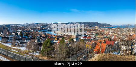 Panorama-Luftaufnahme des Trondheim, der drittbevölkerungsreichsten Gemeinde Norwegens Stockfoto