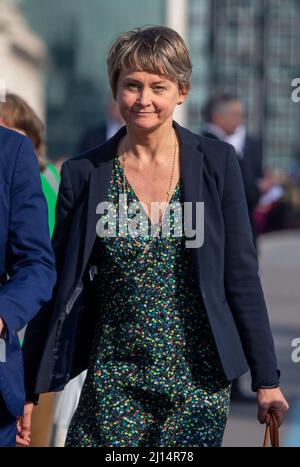 London, England, Großbritannien. 22. März 2022. Shadow-Innenministerin YVETTE COOPER wird nach der Zeremonie zum 5.. Jahrestag des Terroranschlags auf die Westminster Bridge gesehen. (Bild: © Tayfun Salci/ZUMA Press Wire) Bild: ZUMA Press, Inc./Alamy Live News Stockfoto