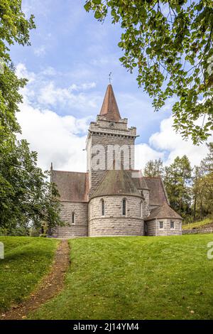 Crathie Kirk, eine kleine viktorianische Kirche von Schottland Pfarrkirche in der Nähe von Balmoral Castle, Aberdeenshire, Schottland Großbritannien Stockfoto