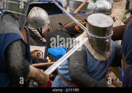 Evesham, Worcestershire, Großbritannien. 7.. August 2021. Im Bild: Nachspieler üben Kampftechniken nach einer 2-jährigen Kampfabwesung aufgrund der Covid pande Stockfoto