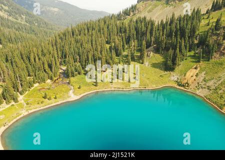 Wunderschöne Landschaft der Kolsay Seen in der Region Almaty, Kasachstan Stockfoto