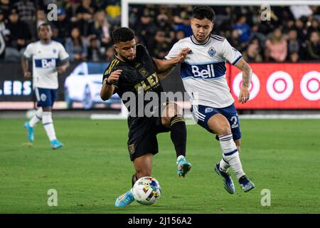 Ismael Tajouri-Shradi (19), der Mittelfeldspieler des FC Los Angeles, wird von Vancouver Whitecaps, Mittelfeldspieler Ryan Raposo (27), während eines MSL-Spiels am Sonntag, den März, verteidigt Stockfoto