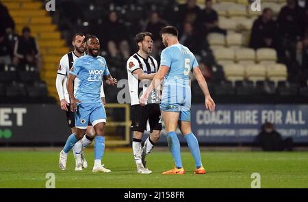 Die Stimmung zwischen Harry Arter von Notts County und will Evans von Boreham Wood während des Spiels der Vanarama National League in der Meadow Lane, Nottingham, wird getanzt. Bilddatum: Dienstag, 22. März 2022. Stockfoto