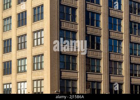 Kooperatives Apartmentgebäude im Stadtteil Chelsea in New York am Sonntag, den 13. März 2022. (© Richard B. Levine) Stockfoto