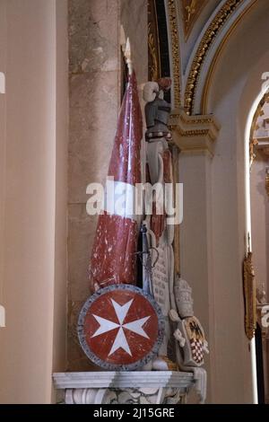 Denkmal für den Orden des Hl. Johannes in der Stiftskirche St. Lawrence, Birgu, Vittoriosa, Malta, Dezember 3, 2019. Stockfoto