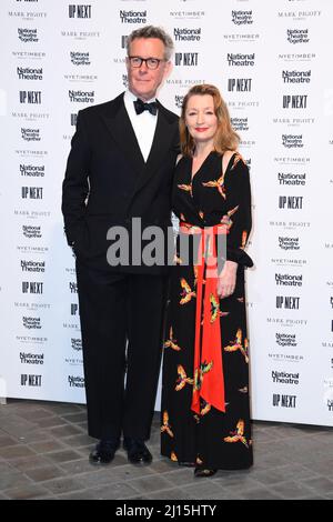 London, Großbritannien. 22. März 2022. Lesley Manville und Alex Jennings nehmen an der National Theatre Up Next Gala im National Theatre in London Teil. Bilddatum: Dienstag, 22. März 2022. Bildnachweis sollte lauten: Matt Crossick/Empics/Alamy Live News Stockfoto